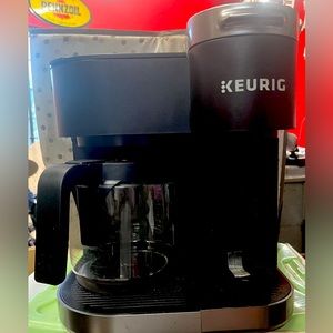 KEURIG coffee Maker